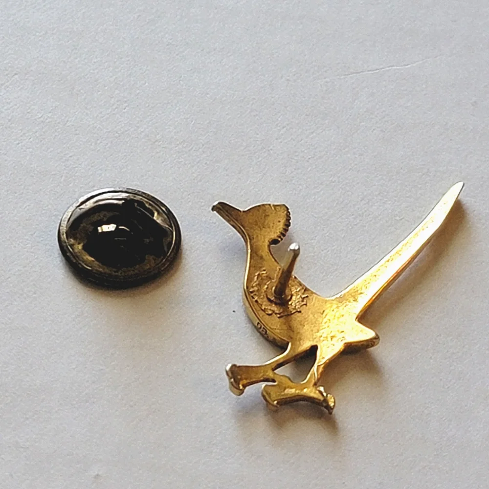 Vintage pin or 80